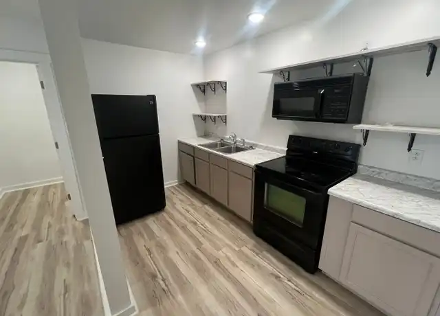 Property at 735 10th St Unit 102, Boone, IA, 50036, 1 bed, 1 bath, [object Object]