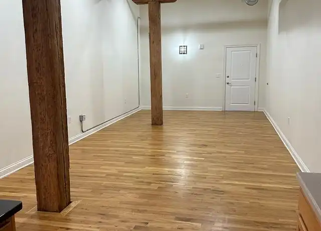 Property at 2109 Broadway Blvd Unit 307, Kansas City, MO, 64108, 1 bed, 1 bath, [object Object]