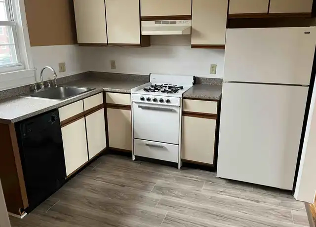 Property at 453 Cold Spring Ave Unit 2b, West Springfield, MA, 01089, 2 beds, 1 bath, [object Object]