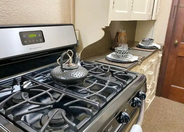 Property at 3503 Jones St Unit 305 A650, Omaha, NE, 68105, 1 bed, 1 bath, [object Object]