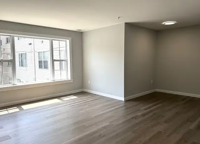 Property at Hilton Gardens, LLC - 35 E Elizabeth Ave, Linden, NJ, 07036, 1 bed, 1 bath, [object Object]