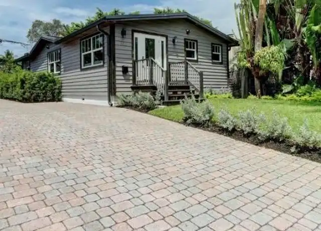Property at 833 Ardmore Rd, West Palm Beach, FL, 33401, 3 beds, 2.5 baths, [object Object]