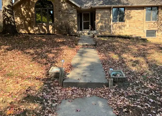Property at 751 W Sherwood Dr, Springfield, MO, 65810, 5 beds, 3 baths, [object Object]