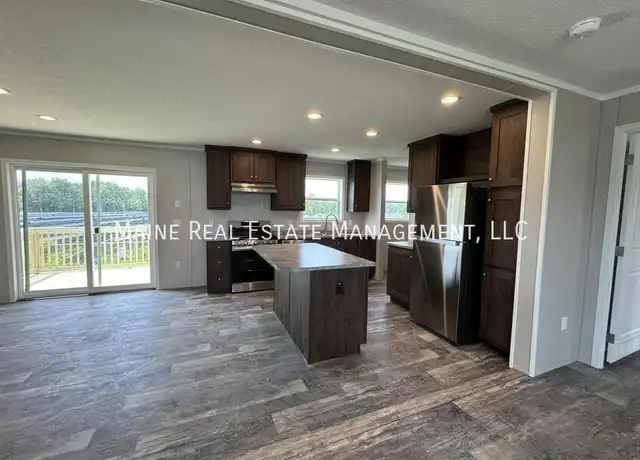 Property at 153 F St, Pittsfield, ME, 04967, 5 beds, 2 baths, [object Object]