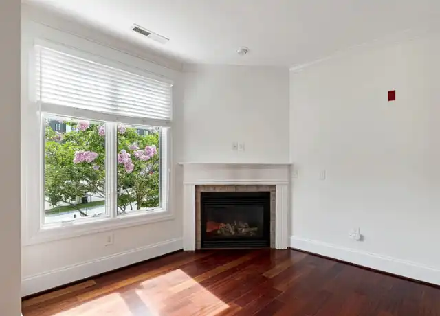 Property at 400 W Rosemary St #114, Chapel Hill, NC, 27516, 1 bed, 1 bath, [object Object]