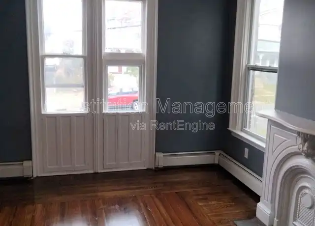 Property at 221 Jefferson St Unit 1, Hartford, CT, 06106, 3 beds, 1 bath, [object Object]