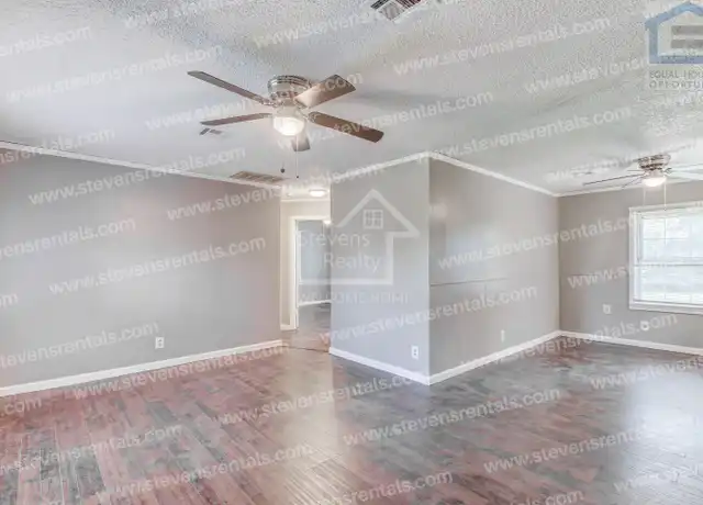 Property at 1806 NW Lincoln Ave, Lawton, OK, 73507, 3 beds, 2 baths, [object Object]