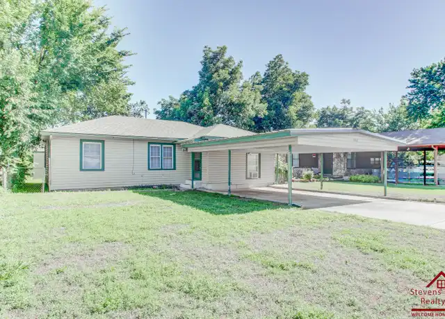 Property at 1806 NW Lincoln Ave, Lawton, OK, 73507, 3 beds, 2 baths, [object Object]