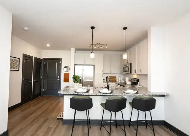 Property at The Mint 425 - 425 W Trade St, Charlotte, NC, 28202, 0-2 beds, 1-2 bath, [object Object]