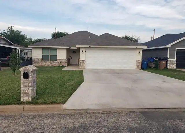 Property at 6 Goodfellow Ave, San Angelo, TX, 76905, 3 beds, 2 baths, [object Object]