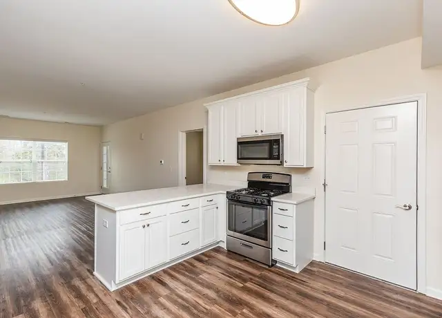 Photo of 60 W Main St, Lake Zurich, IL 60047