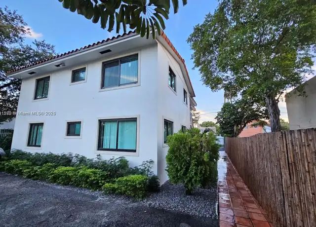 Property at 46 NW 35th St Unit 4, Miami, FL, 33127, 1 bed, 1 bath, [object Object]