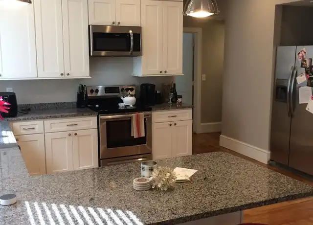 Property at 3 Bull St, Newport, RI, 02840, 1 bed, 1 bath, [object Object]