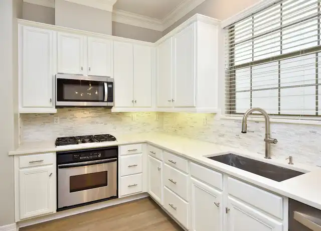 Property at 118 Drew St, Houston, TX, 77006, 3 beds, 3.5 baths, [object Object]