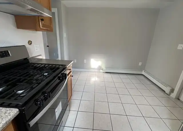 Property at 27A Montrose St, Everett, MA, 02149, 3 beds, 1 bath, [object Object]