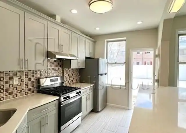 Property at 3003 41st St Unit 1, Astoria, NY, 11103, 3 beds, 1 bath, [object Object]
