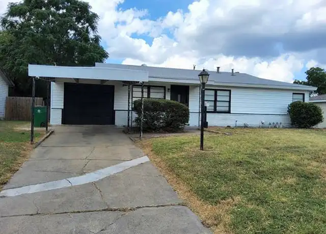 Property at 5225 Sabelle Ln, Haltom City, TX, 76117, 3 beds, 1.5 baths, [object Object]