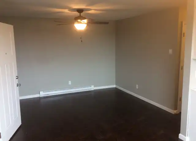 Property at 310 Lincoln St Apt 4, Sheldon, IL, 60966, 2 beds, 1 bath, [object Object]