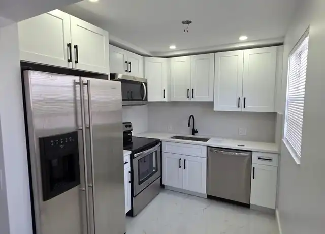 Property at 350 Brighton I Unit I, Boca Raton, FL, 33434, 2 beds, 1.5 baths, [object Object]