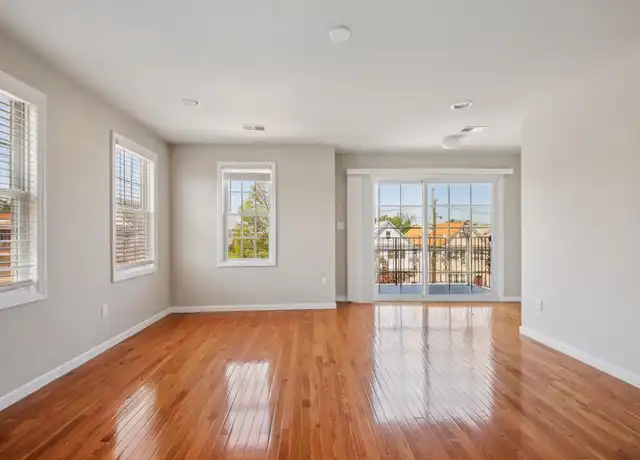 Property at 314 Avenue B #2, Bayonne, NJ, 07002, 3 beds, 2 baths, [object Object]