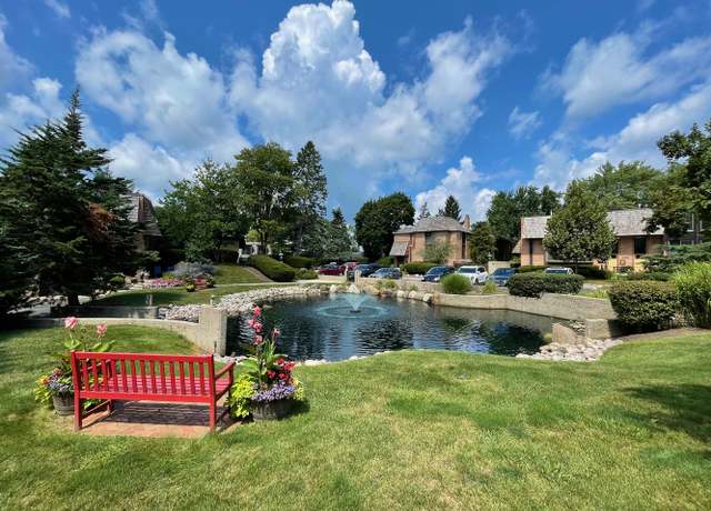 Photo of 600 W Russell St #305, Barrington, IL 60010