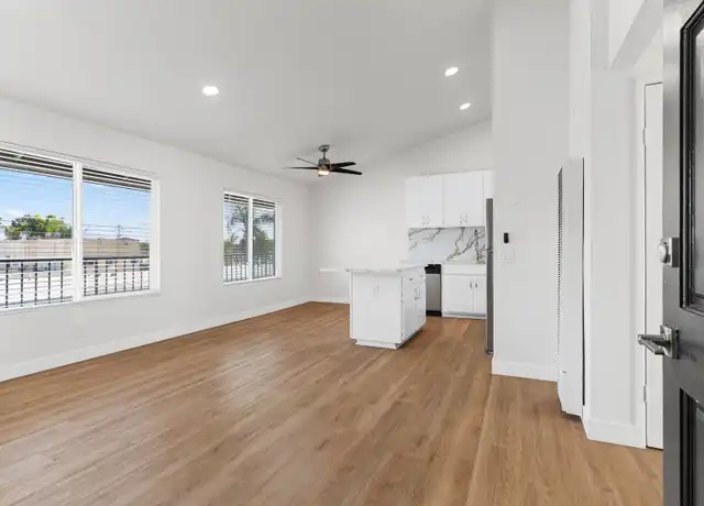 Property at 1066 Coronado Ave Unit 202, Long Beach, CA, 90804, 2 beds, 2 baths, [object Object]