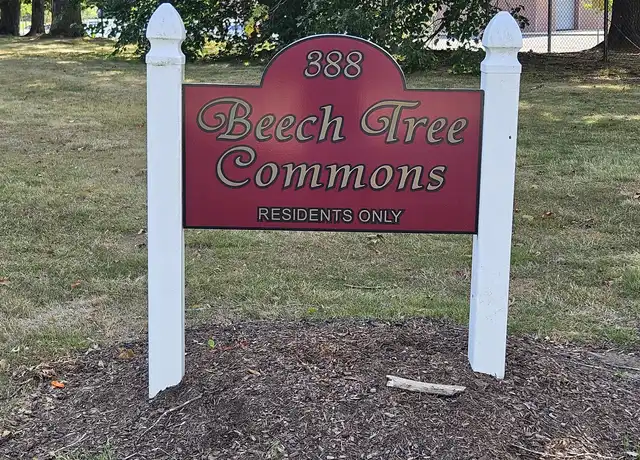 Property at 388 Hubbard St, Glastonbury, CT, 06033, 2 beds, 1 bath, [object Object]