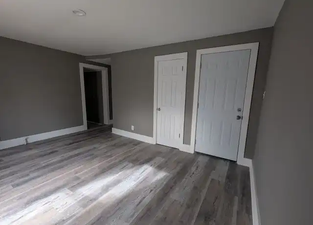 Property at 315 N Pennsylvania Ave Unit 3, Columbus, KS, 66725, 1 bed, 1 bath, [object Object]