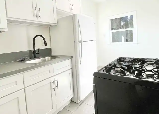 Property at 704 W 54th St Unit 5, Los Angeles, CA, 90037, 0 beds, 1 bath, [object Object]