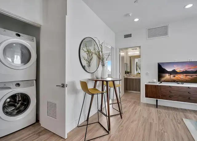 Property at Motor & Tabor Apartments - 10325 Tabor St, Los Angeles, CA, 90034, 1 bed, 1 bath, [object Object]