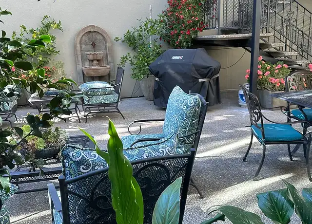 Photo of 2000 Trousdale Dr, Burlingame, CA 94010