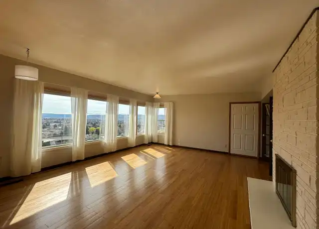 Property at 806 Hill Dr, Yakima, WA, 98908, 3 beds, 2 baths, [object Object]
