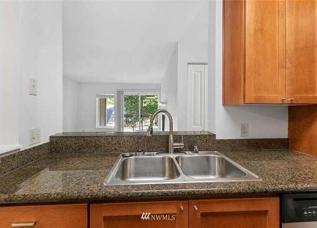 Photo of 12303 Harbour Pointe Blvd Unit V104, Mukilteo, WA 98275