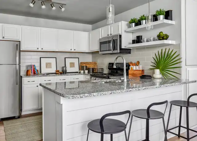 Property at Habersham Row - 31 Market, Beaufort, SC, 29907, 1-2 bed, 1-2 bath, [object Object]