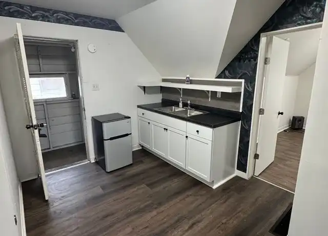 Property at 1702 Marine St Unit B, South Bend, IN, 46613, 2 beds, 1 bath, [object Object]