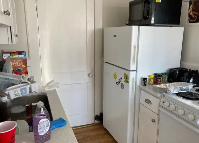 Property at 58 Main St Unit 3, Durham, NH, 03824, 2 beds, 1 bath, [object Object]