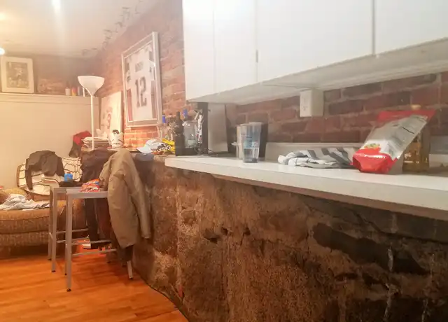 Property at 6 Cleveland Pl Unit 2, Boston, MA, 02113, 2 beds, 1 bath, [object Object]