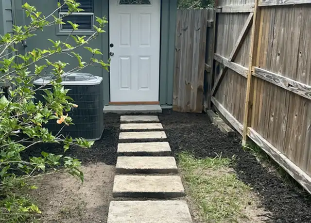 Property at 9702 N Edison Ave, Tampa, FL, 33612, 1 bed, 1 bath, [object Object]