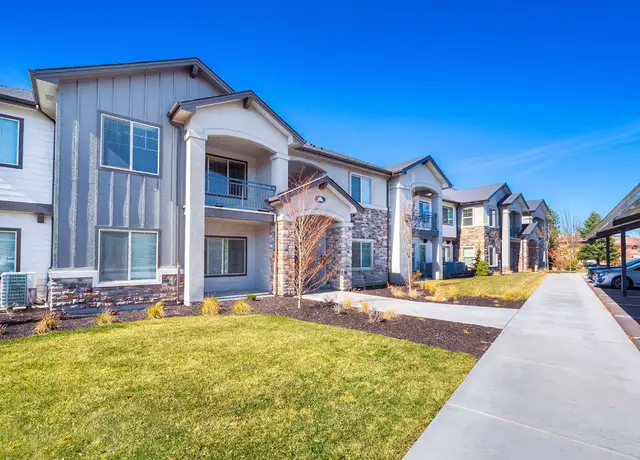 Photo of 827 E Riverside Dr, Eagle, ID 83616