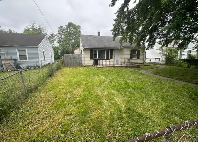 Property at 2105 S Vine St, Muncie, IN, 47302, 3 beds, 1 bath, [object Object]