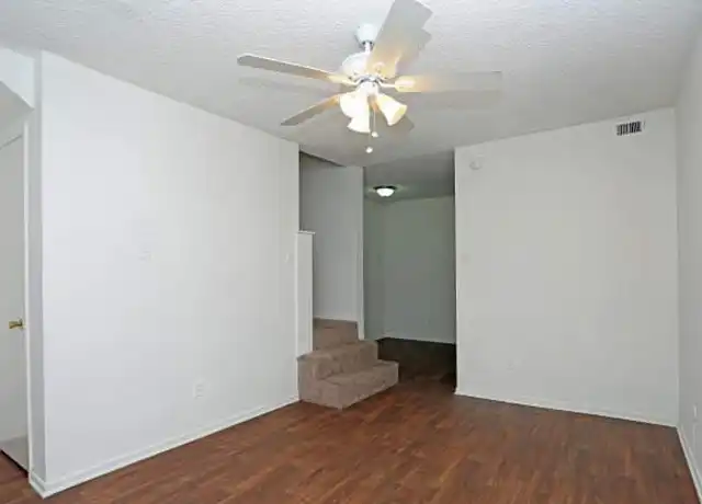 Property at 1855 Wirt Rd Unit 147, Houston, TX, 77055, 1 bed, 1 bath, [object Object]