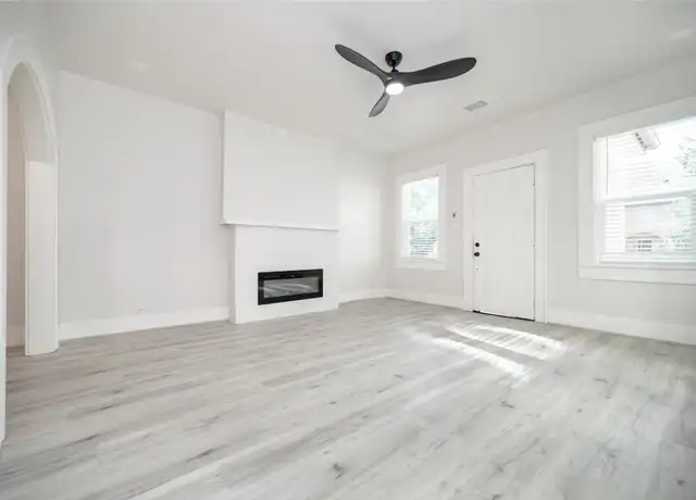 Property at 1938 Hawthorne St, Houston, TX, 77098, 2 beds, 1 bath, [object Object]