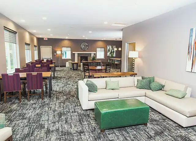 Property at Fountains Apartments - 5101 Hawthorne Dr, West Des Moines, IA, 50265, 1-3 bed, 1-2 bath, [object Object]