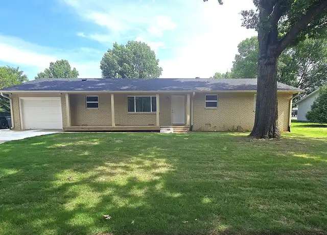 Property at 2122 W Lawson St, Fayetteville, AR, 72703, 3 beds, 2 baths, [object Object]