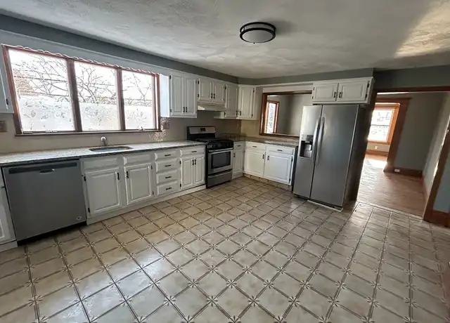 Property at 65 Egerton Rd Unit 2, Arlington, MA, 02474, 5 beds, 2 baths, [object Object]
