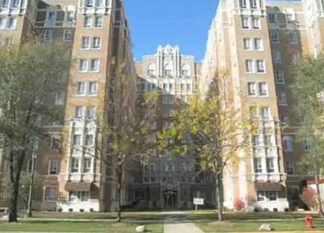 Property at Country Club Apartments 1 - 6930 S South Shore Dr, Chicago, IL, 60649, 0-1 beds, 1 bath, [object Object]