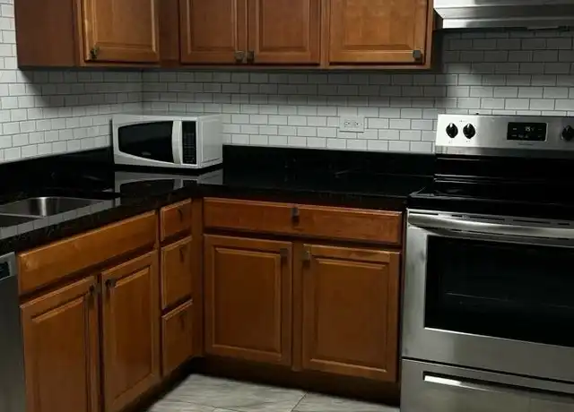 Property at 525 N Quentin Rd Unit 102, Palatine, IL, 60067, 1 bed, 1 bath, [object Object]
