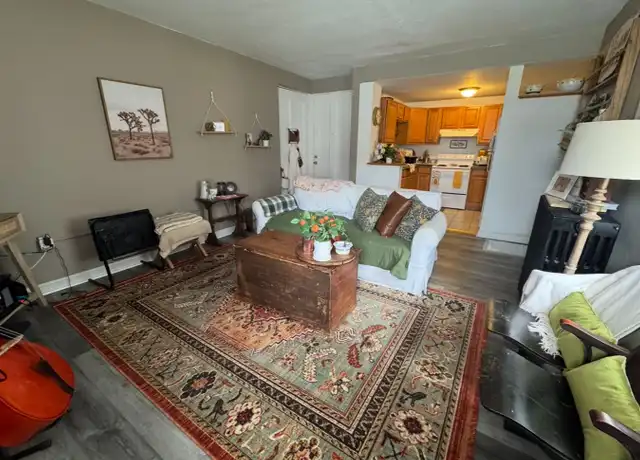 Property at 169 College Ave Unit 4, Beaver, PA, 15009, 1 bed, 1 bath, [object Object]