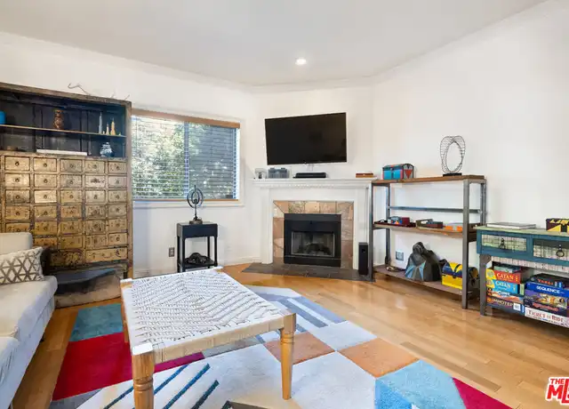 Property at 14256 Victory Blvd Unit 4-4, Van Nuys, CA, 91401, 2 beds, 2 baths, [object Object]