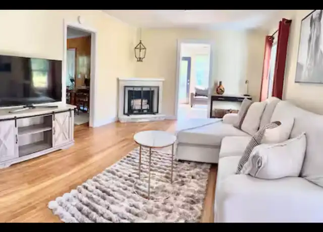 Property at 905 N May St, Southern Pines, NC, 28387, 1 bed, 1 bath, [object Object]